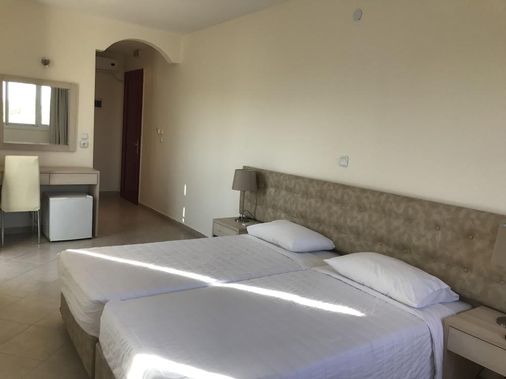Ai Helis Resort Svoronata Luaran gambar